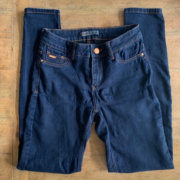 Zara Denim - Zara Jeans in Size 4